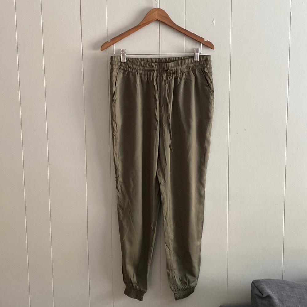 Garage jogger pants size M